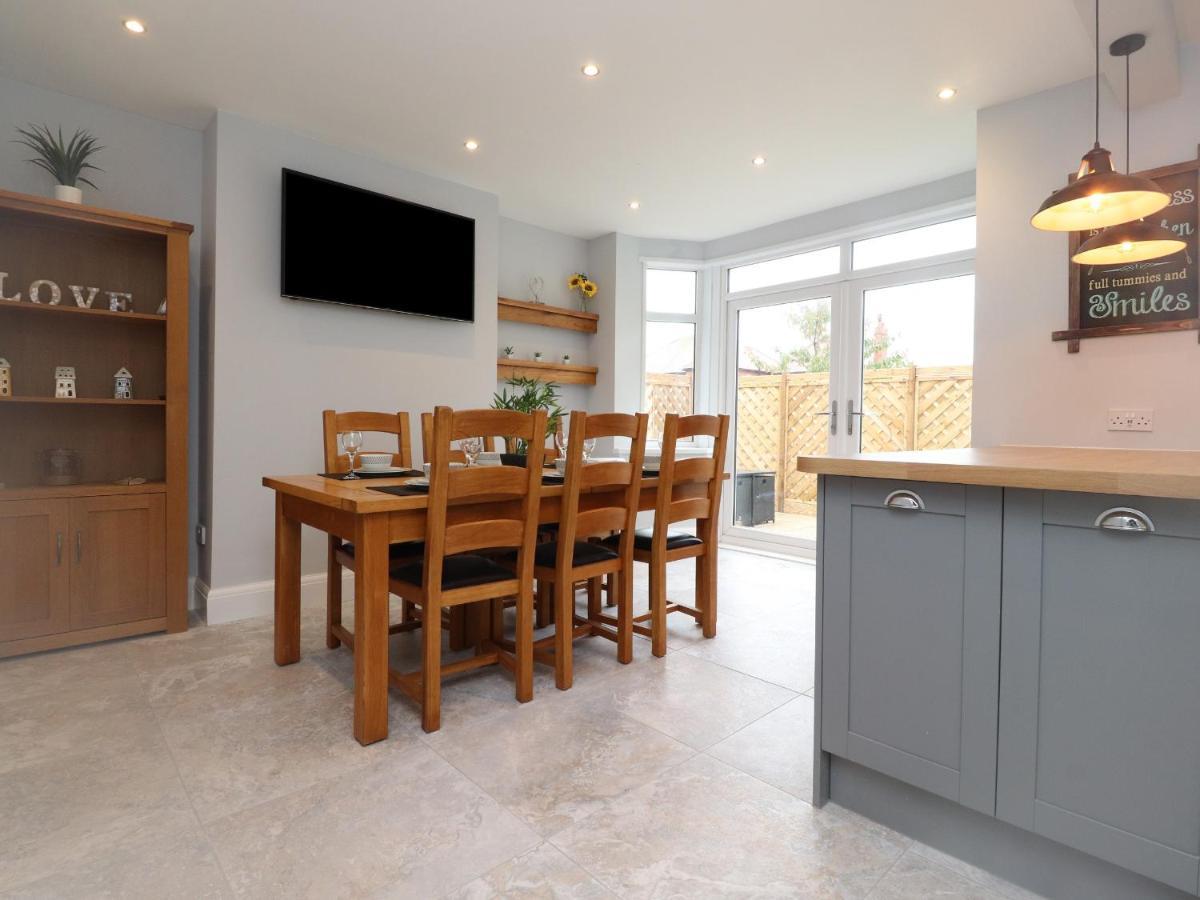 Vila 23 Ryden Avenue Cleveleys Exteriér fotografie