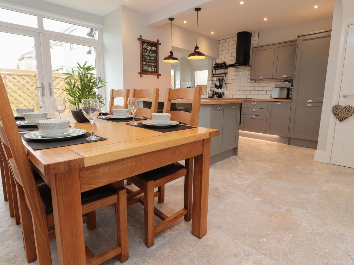 Vila 23 Ryden Avenue Cleveleys Exteriér fotografie